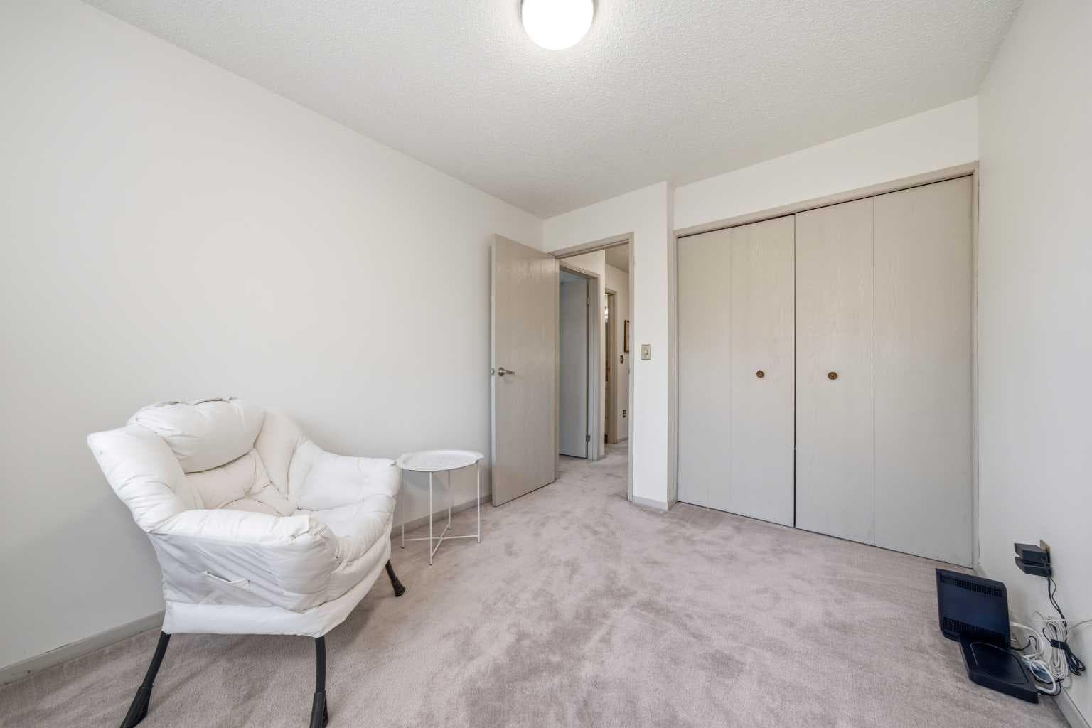 104, 23 Glamis Drive SW