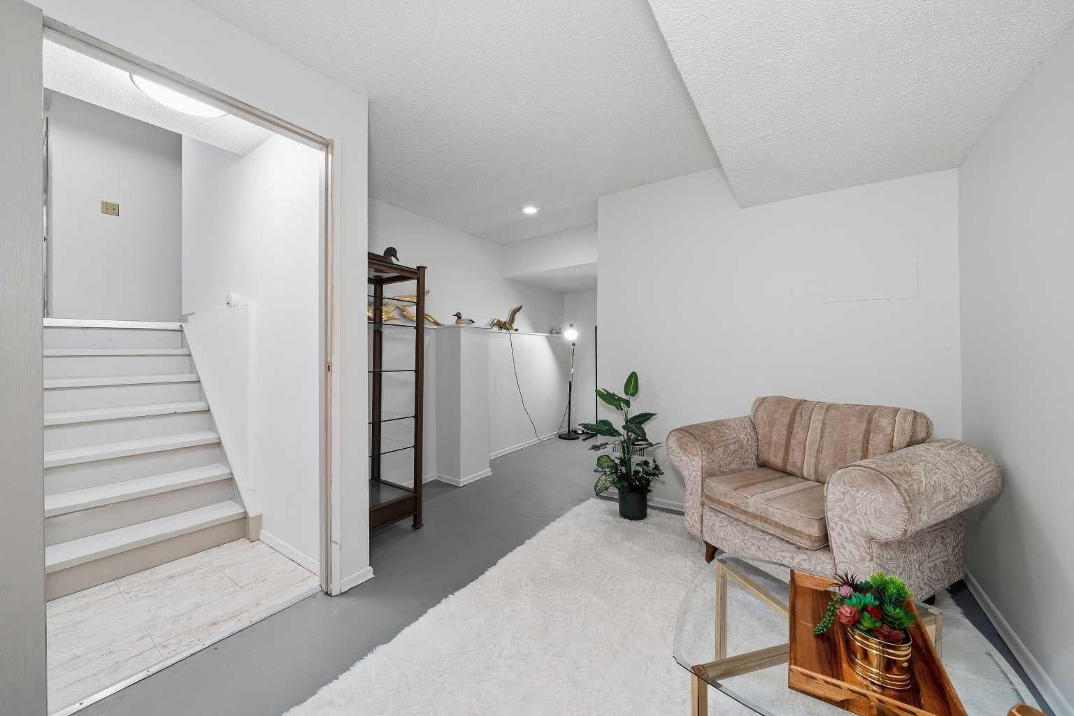 104, 23 Glamis Drive SW