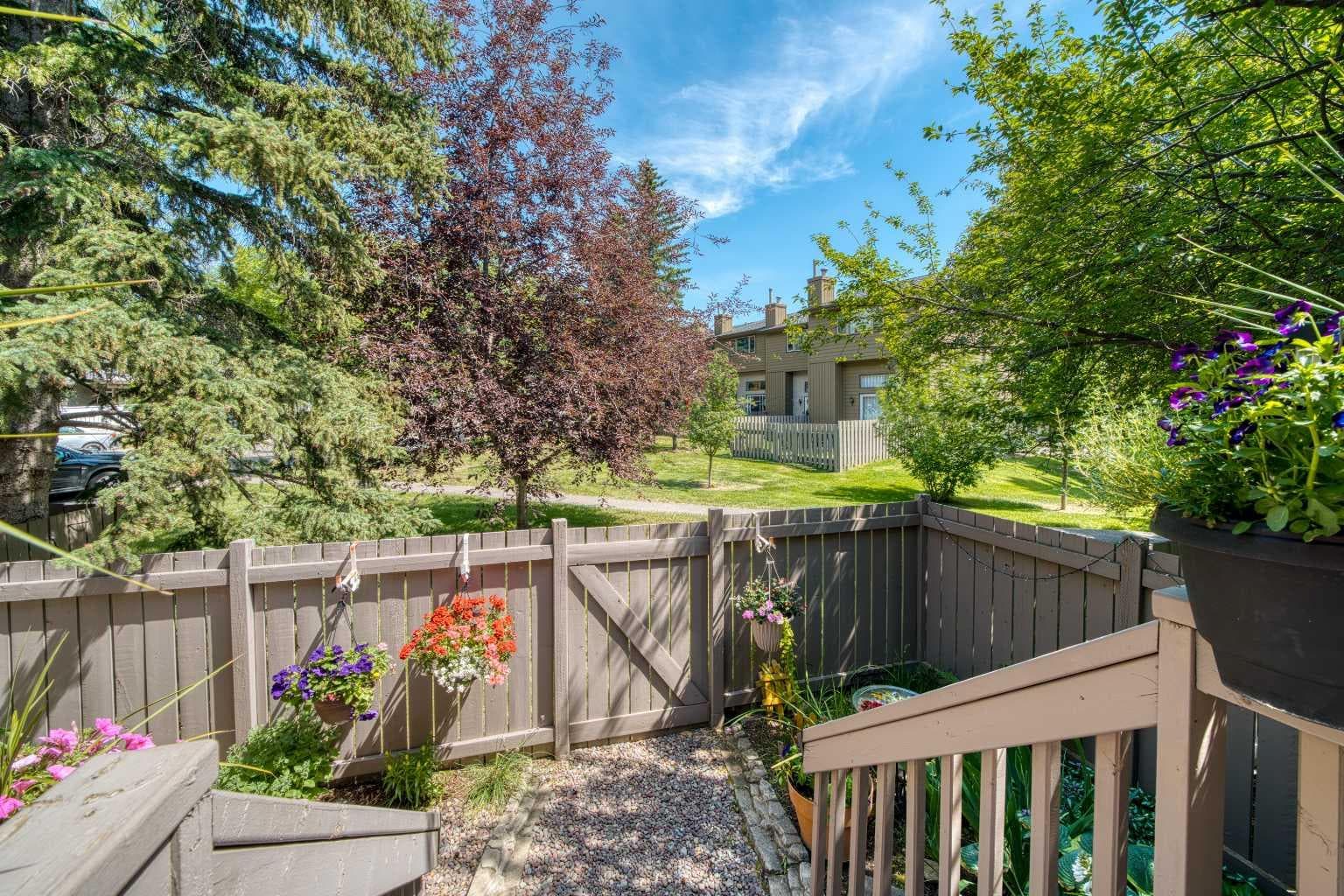 104, 23 Glamis Drive SW