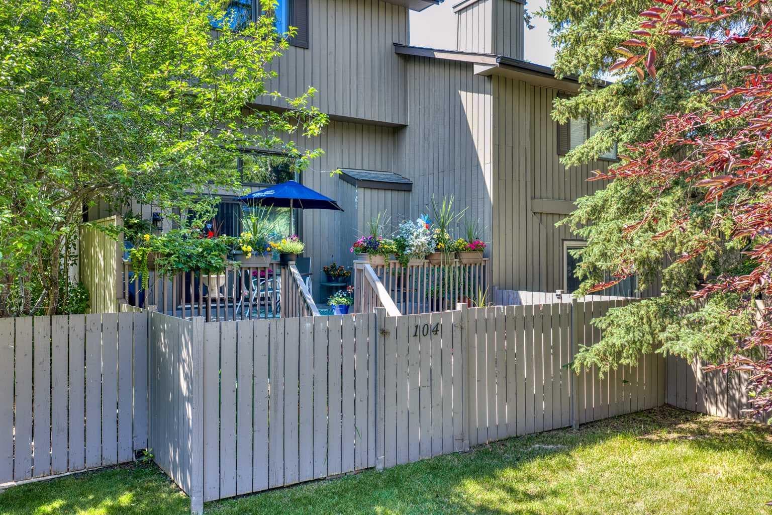 104, 23 Glamis Drive SW