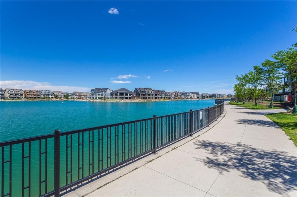 101, 23 Mahogany Circle SE