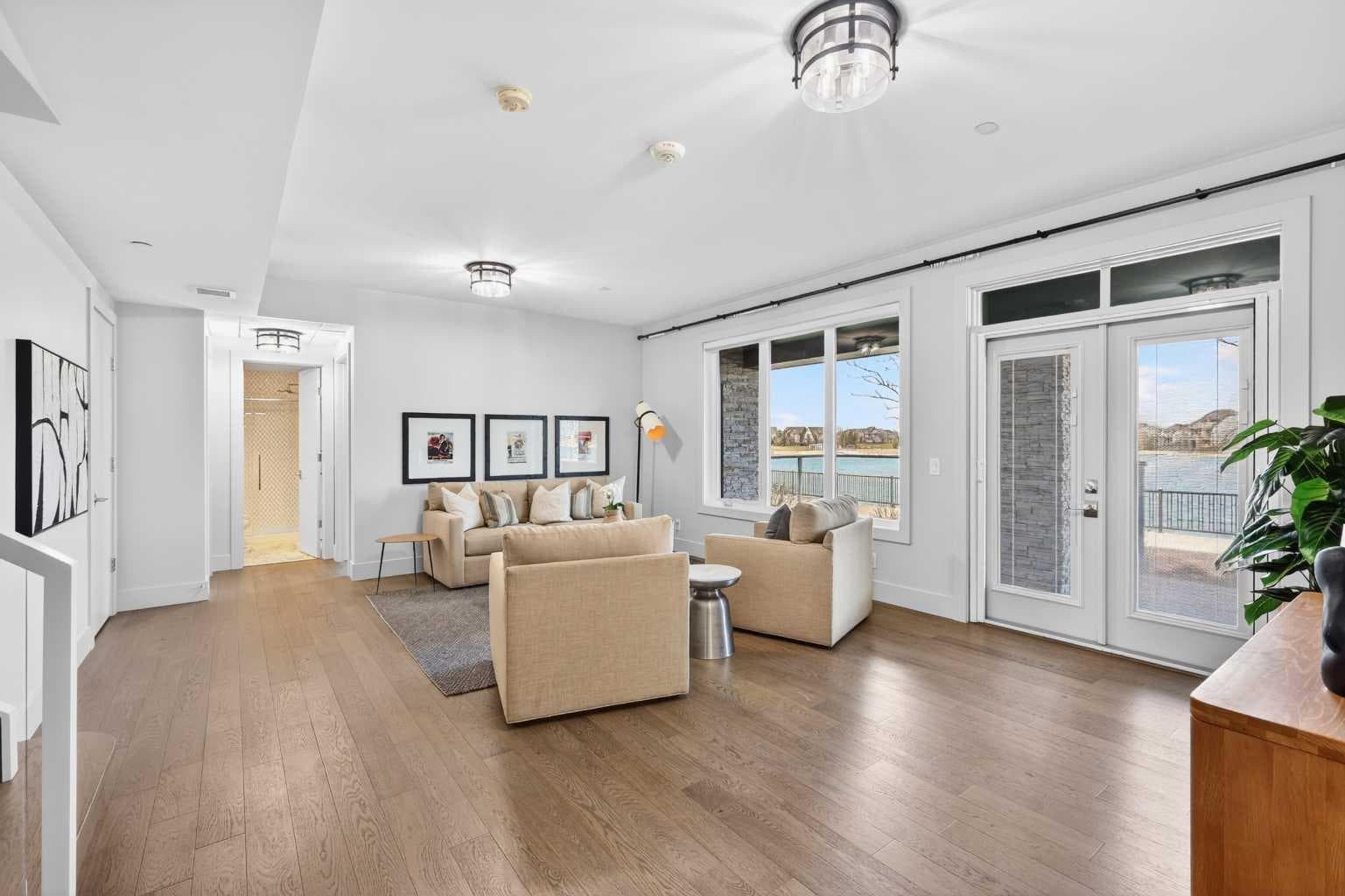 101, 23 Mahogany Circle SE