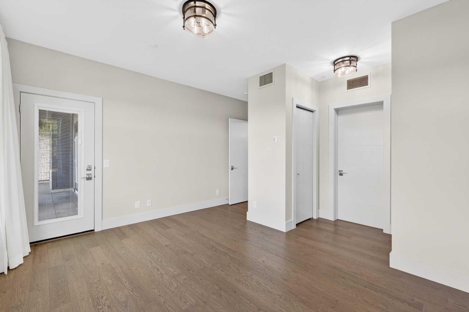 101, 23 Mahogany Circle SE