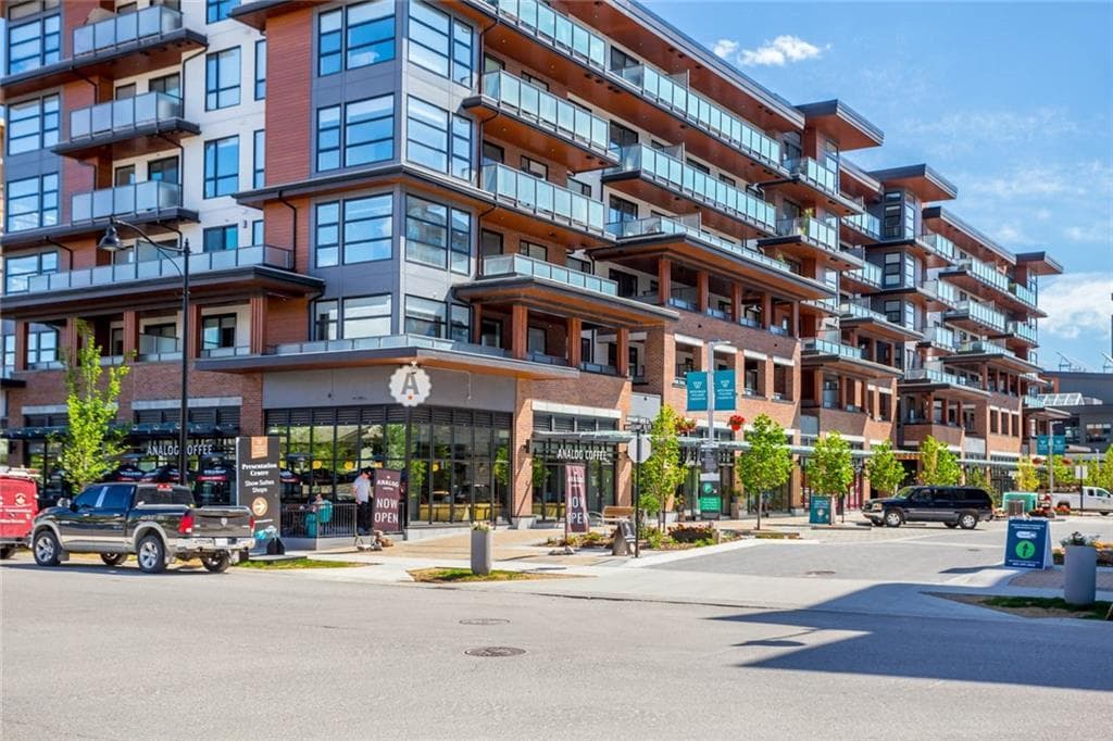 101, 23 Mahogany Circle SE