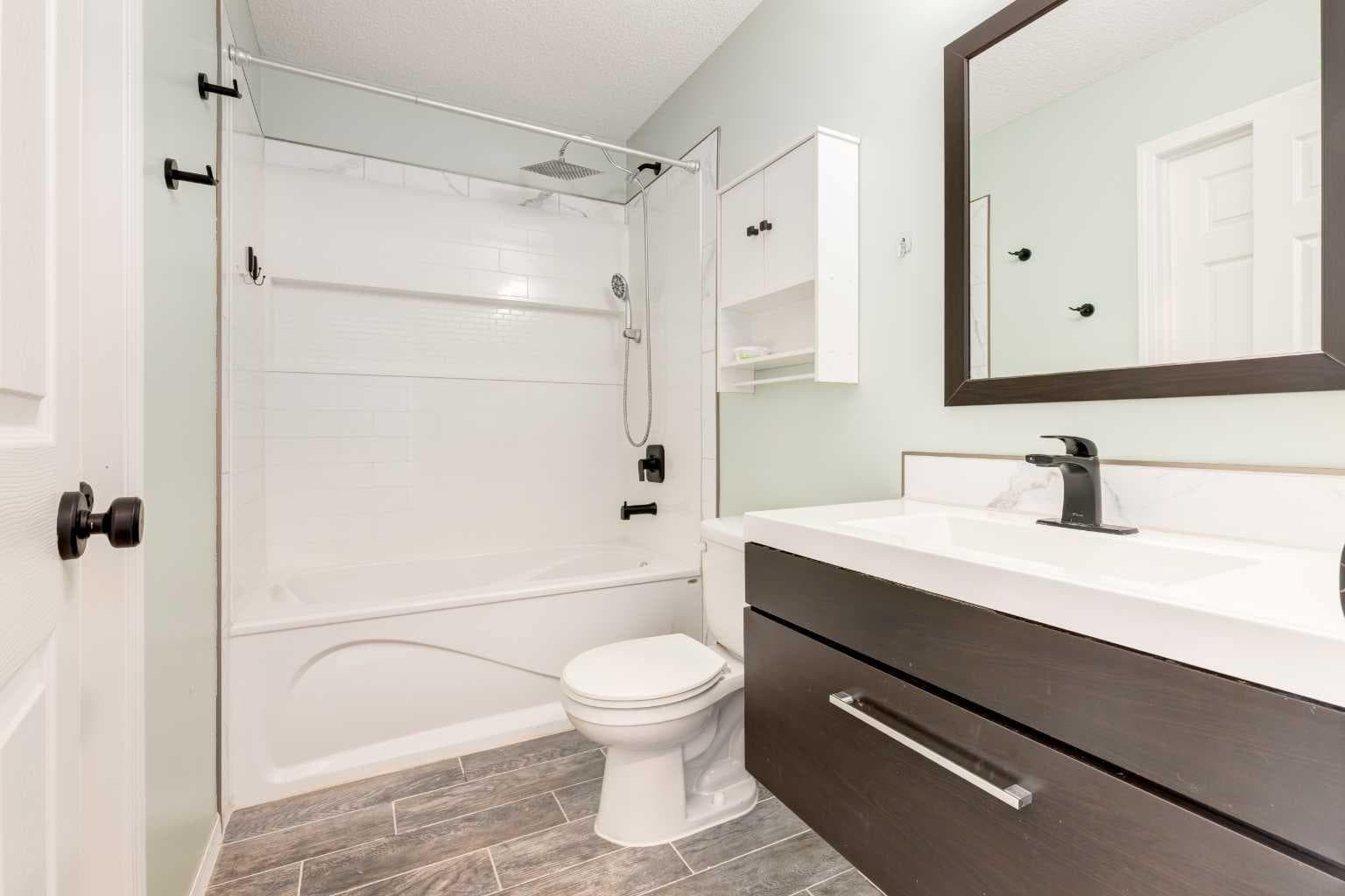 87 Royal Elm Way NW