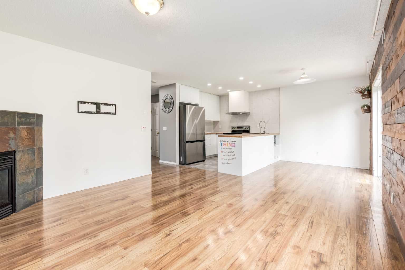 87 Royal Elm Way NW