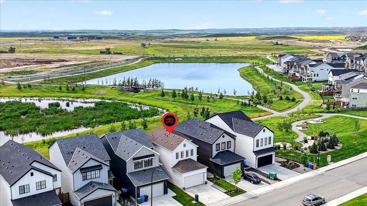 90 Savoy Landing SE