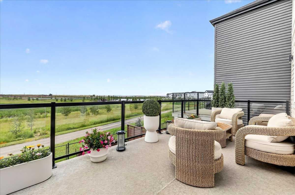 90 Savoy Landing SE