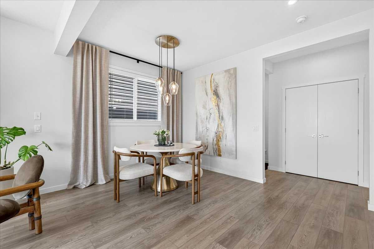 90 Savoy Landing SE