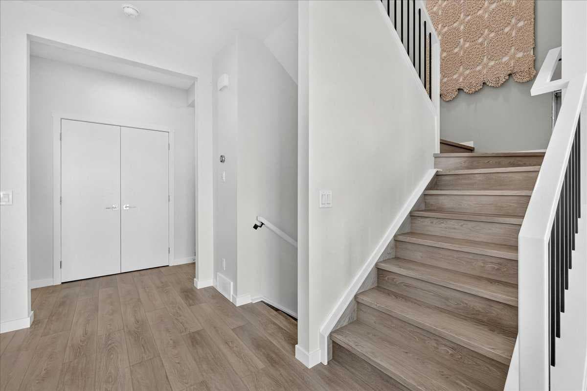 90 Savoy Landing SE