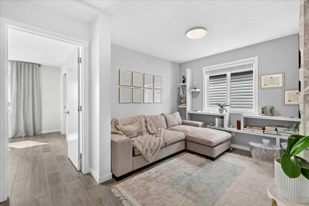 90 Savoy Landing SE