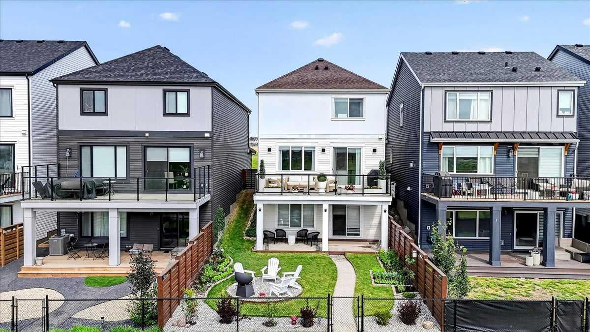 90 Savoy Landing SE