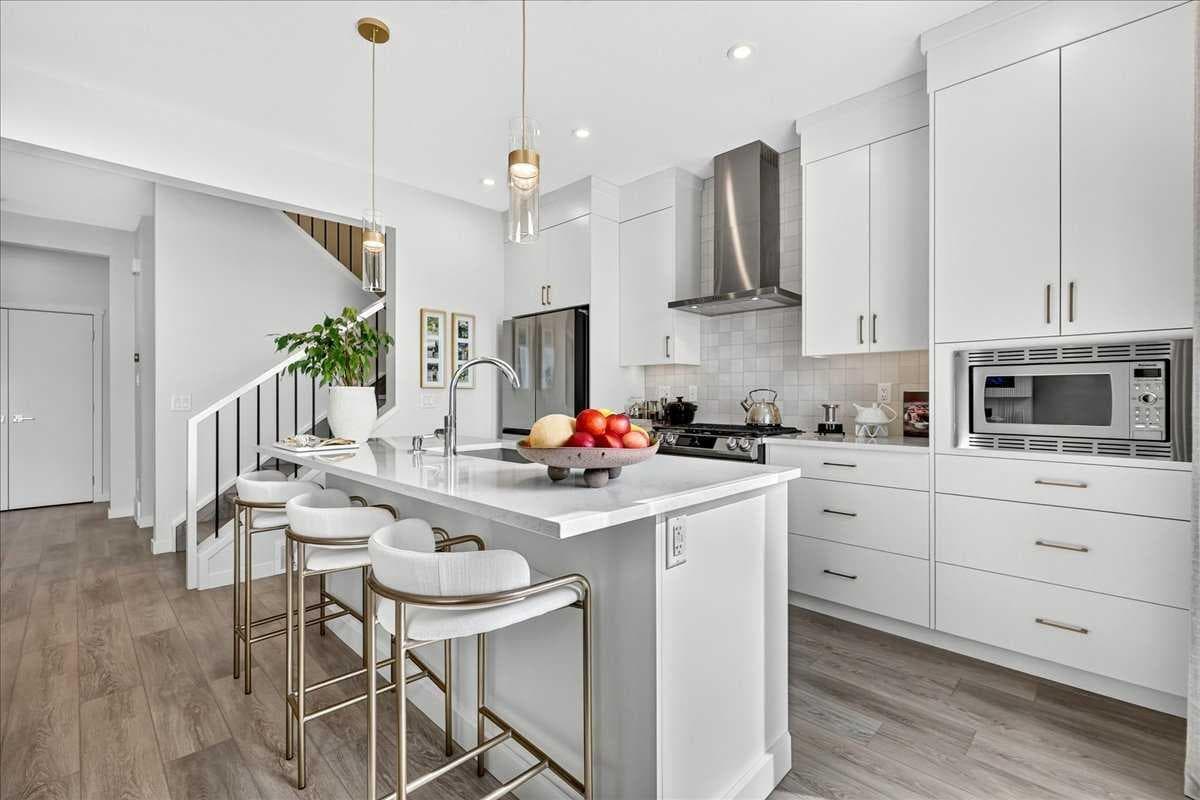 90 Savoy Landing SE
