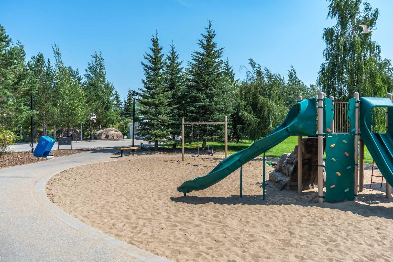 411, 28 Auburn Bay Link SE