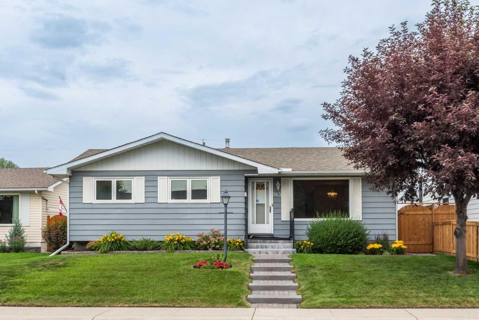 163 Lake Sylvan Close SE
