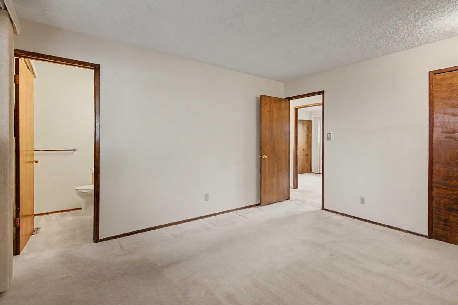 163 Lake Sylvan Close SE