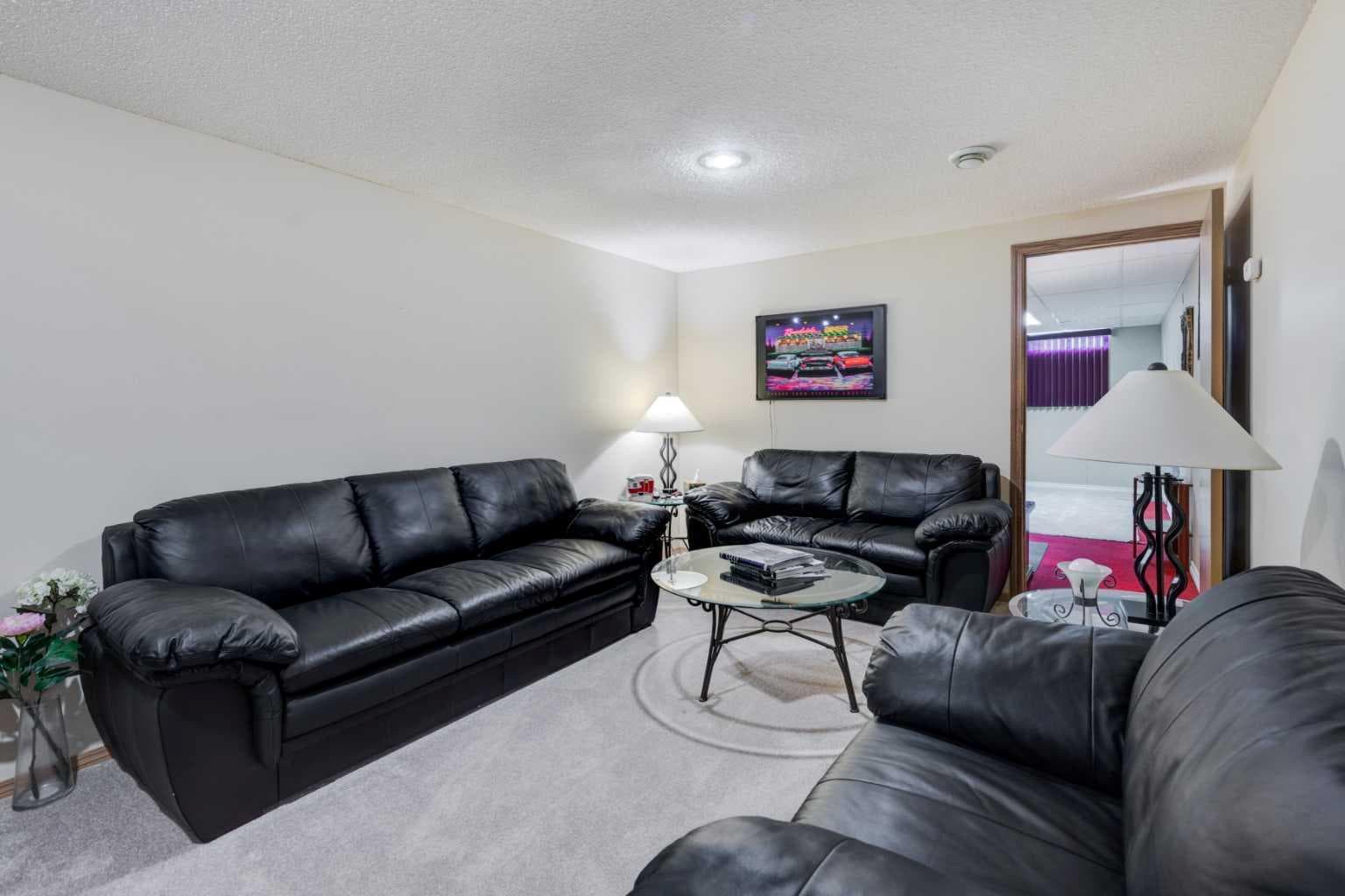 163 Lake Sylvan Close SE