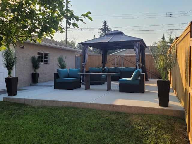 163 Lake Sylvan Close SE
