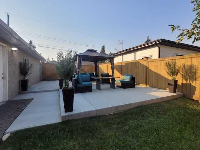 163 Lake Sylvan Close SE