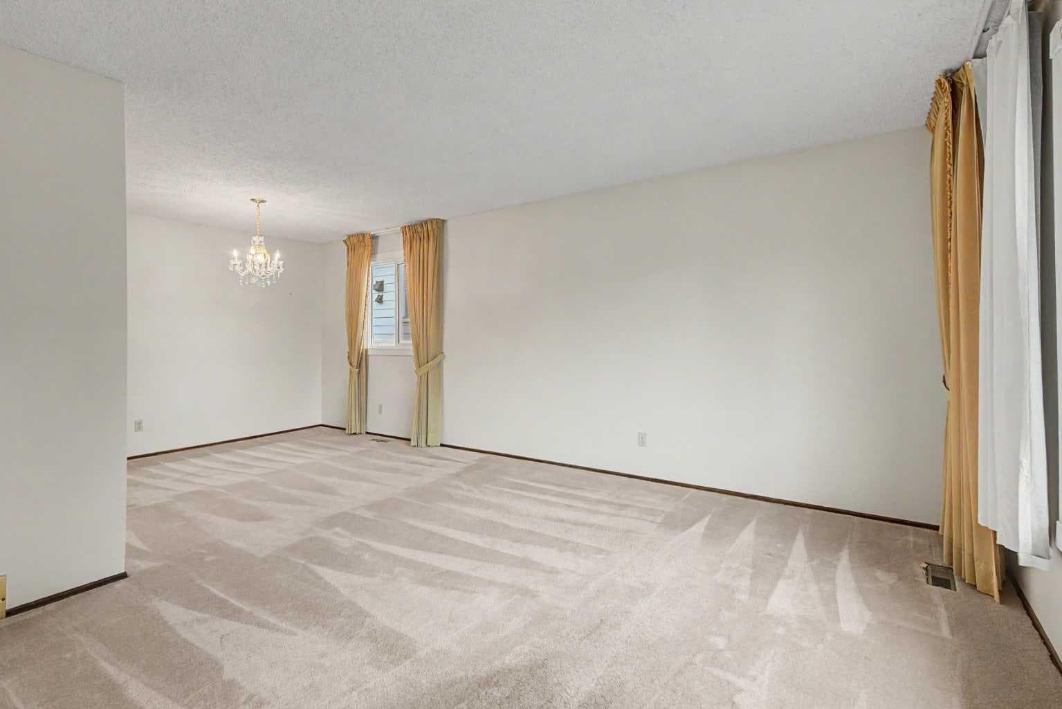 163 Lake Sylvan Close SE