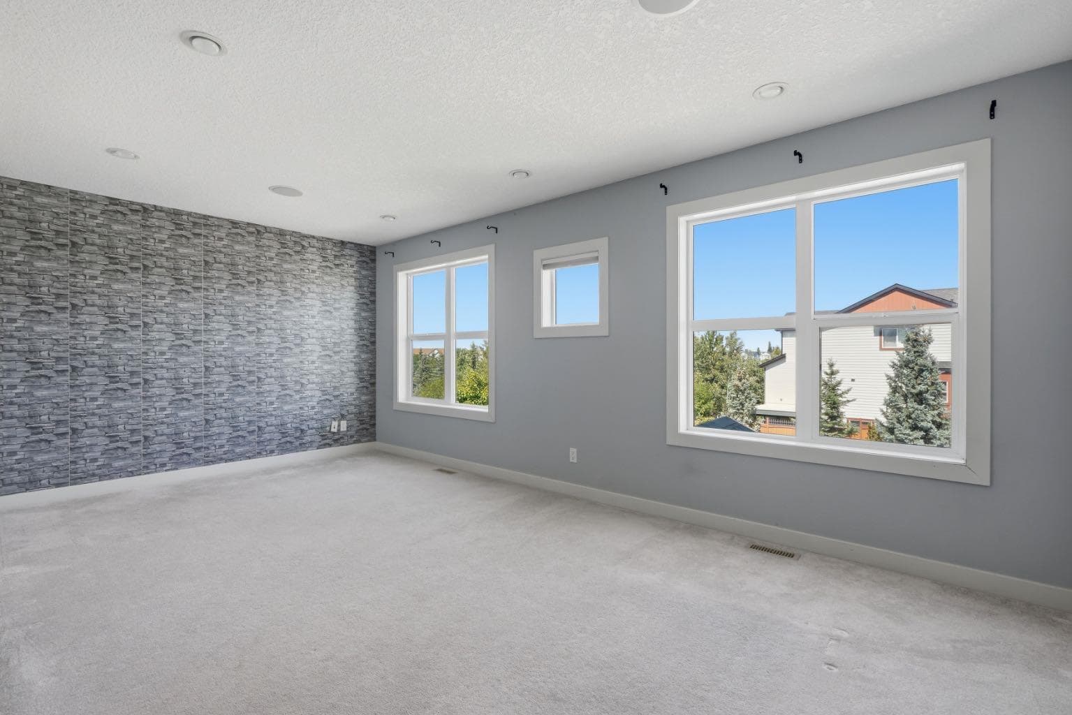 7 Copperleaf Terrace SE