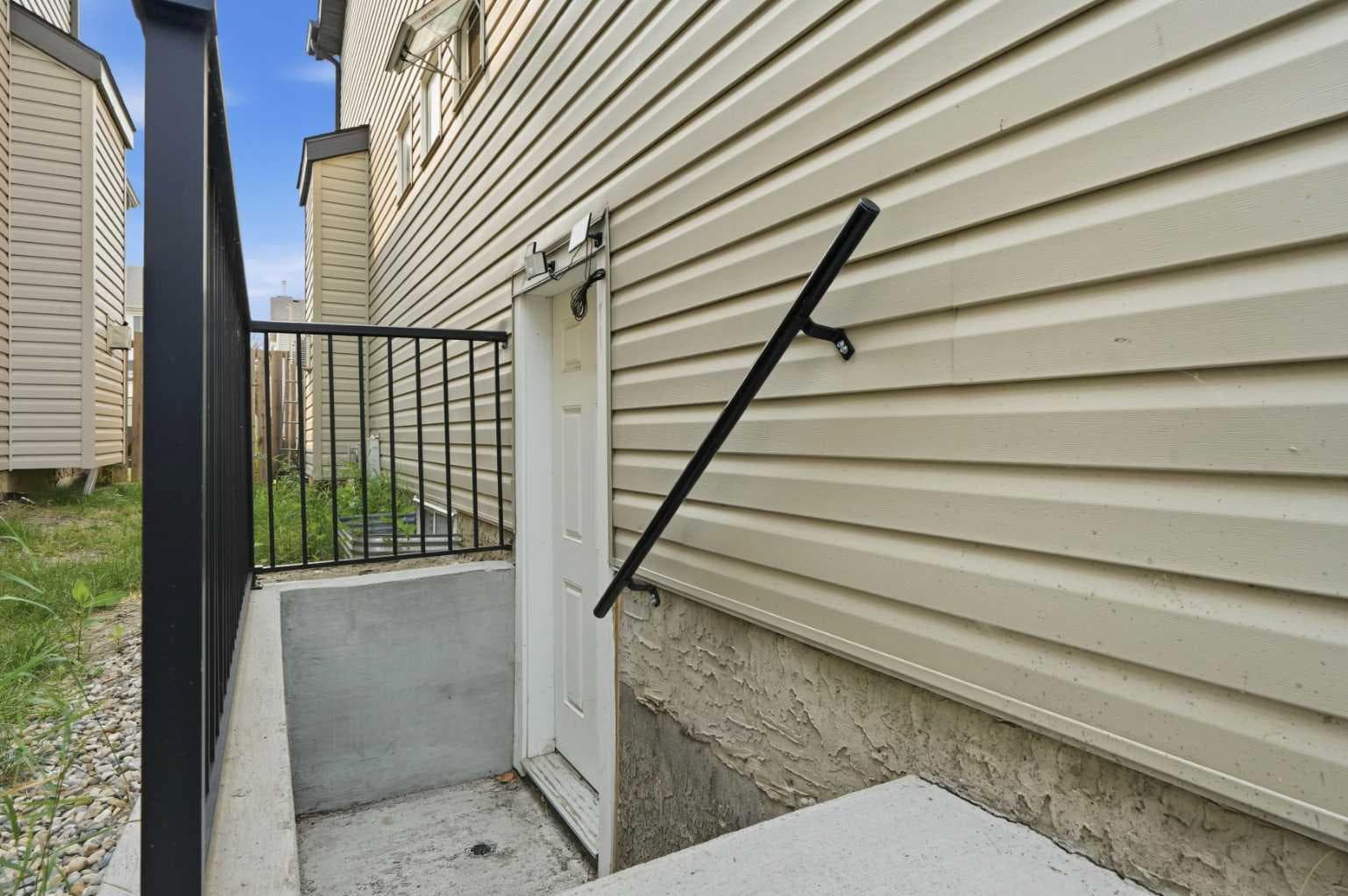 7 Copperleaf Terrace SE