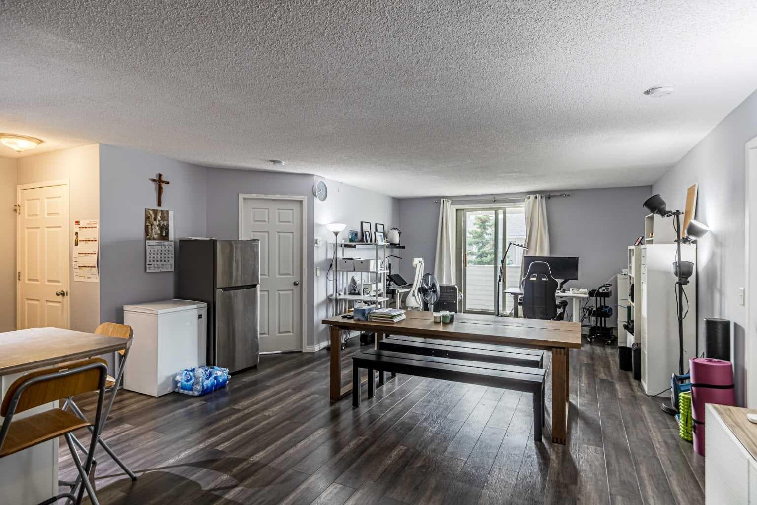 407, 9 Country Village Bay NE