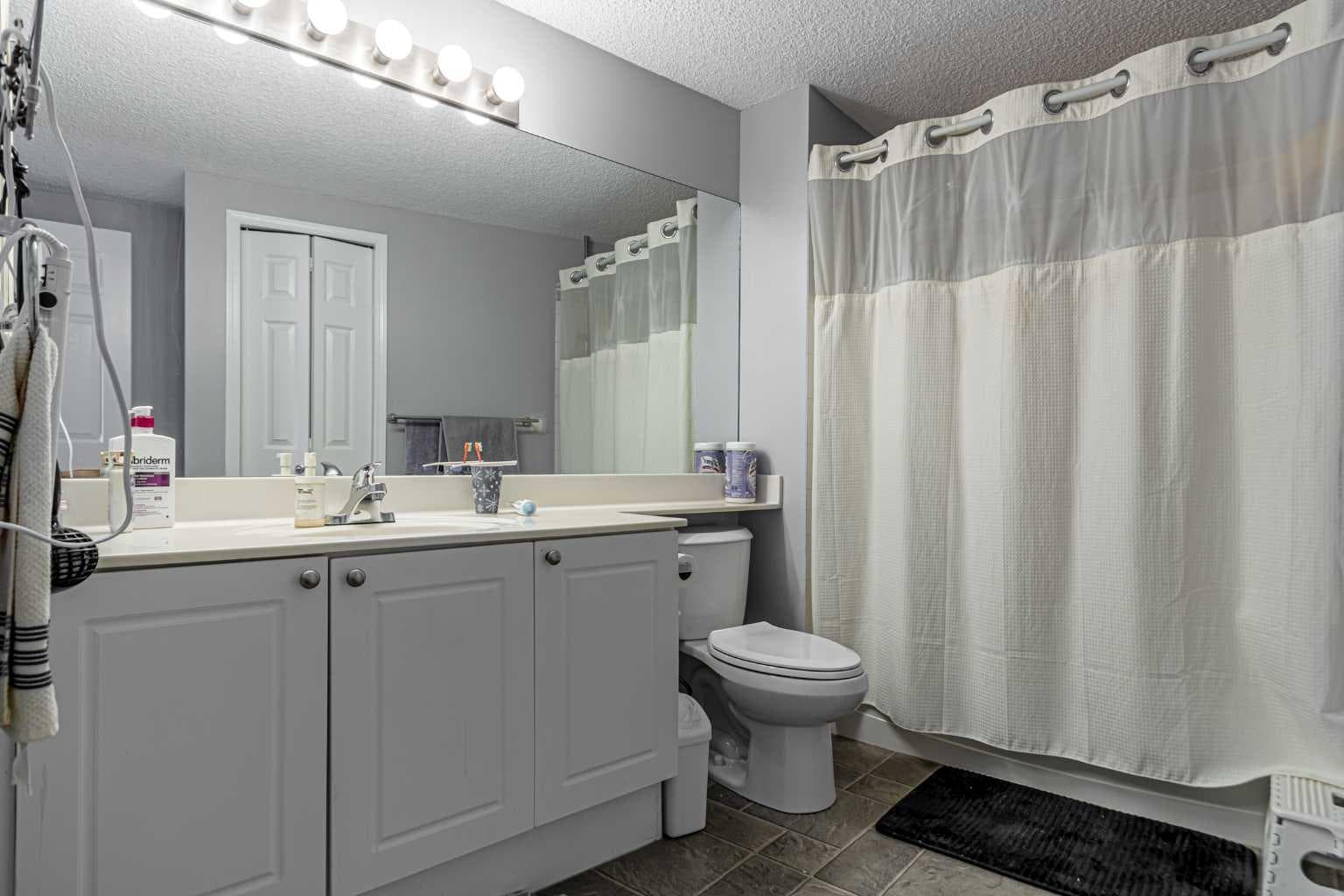 407, 9 Country Village Bay NE
