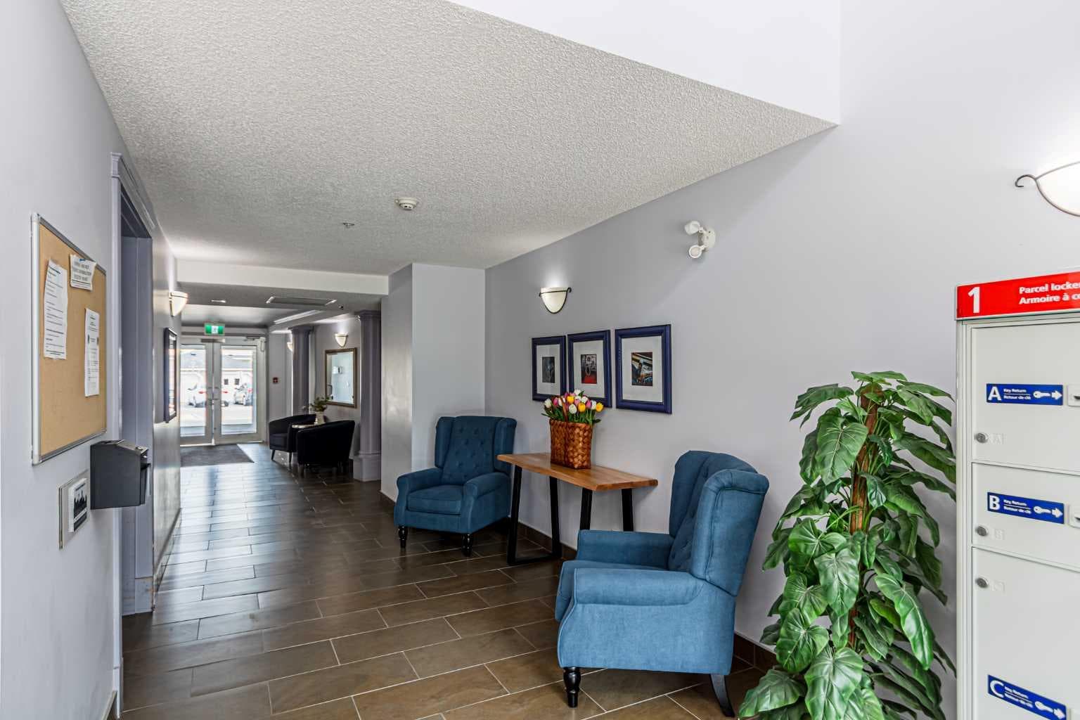 407, 9 Country Village Bay NE