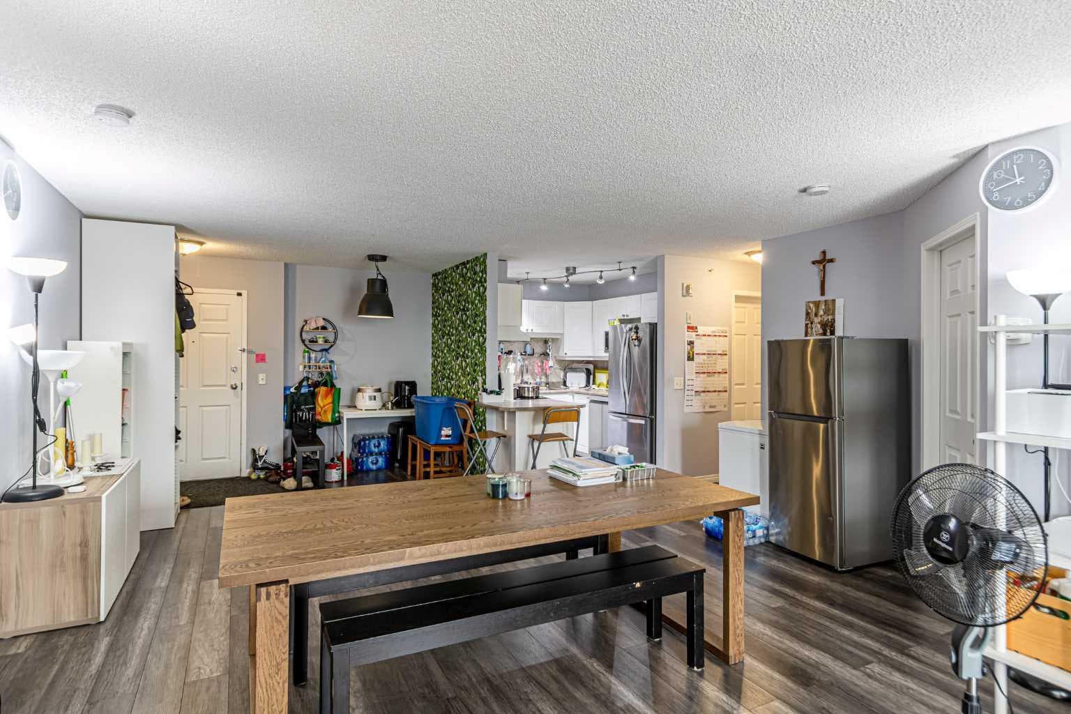 407, 9 Country Village Bay NE