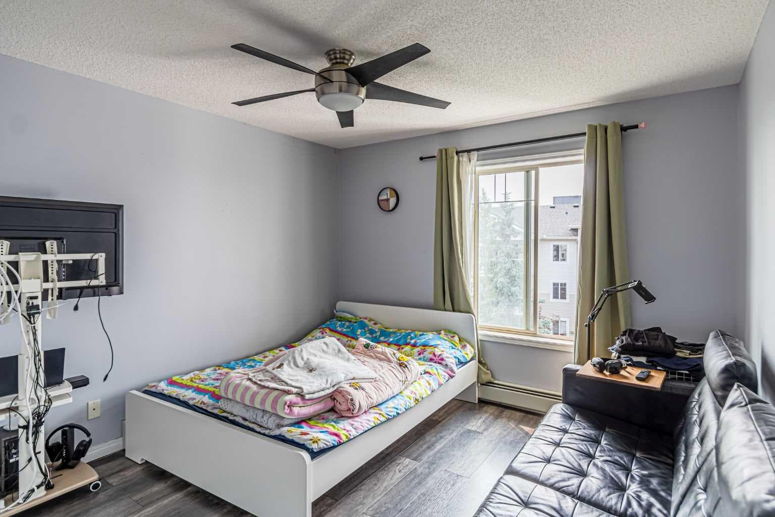 407, 9 Country Village Bay NE