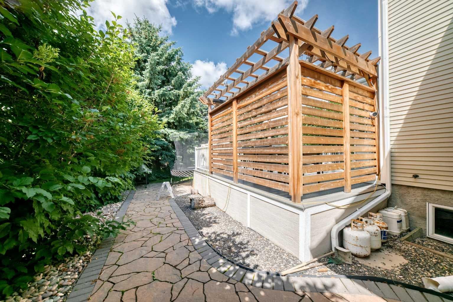 777 EAST LAKEVIEW Road 