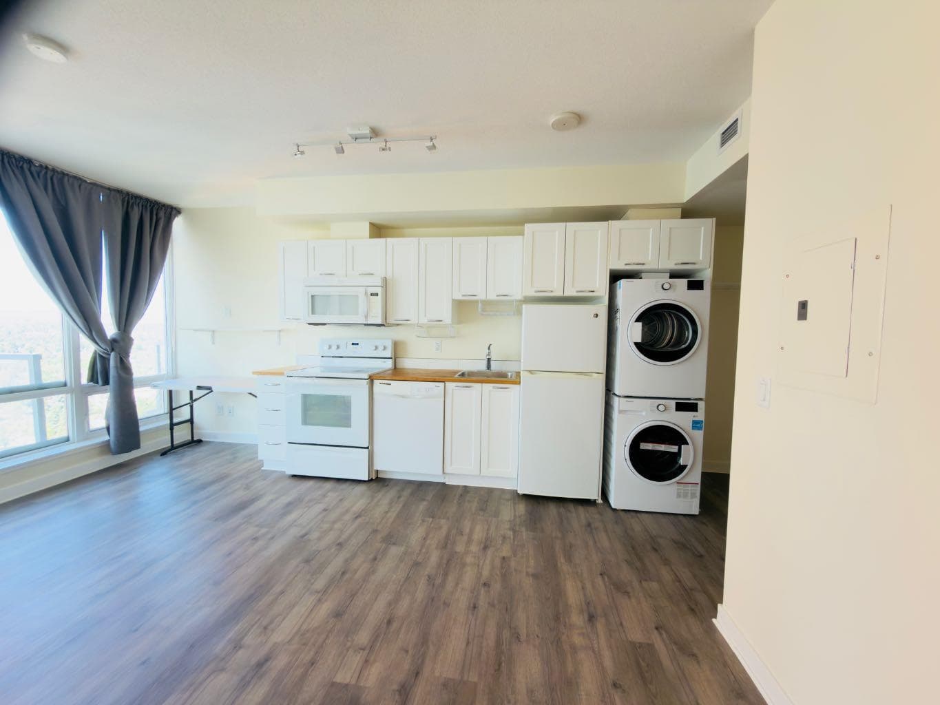 1509, 3820 Brentwood Road NW