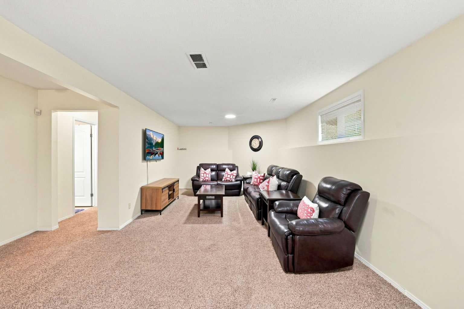 225 Harvest Glen Place NE