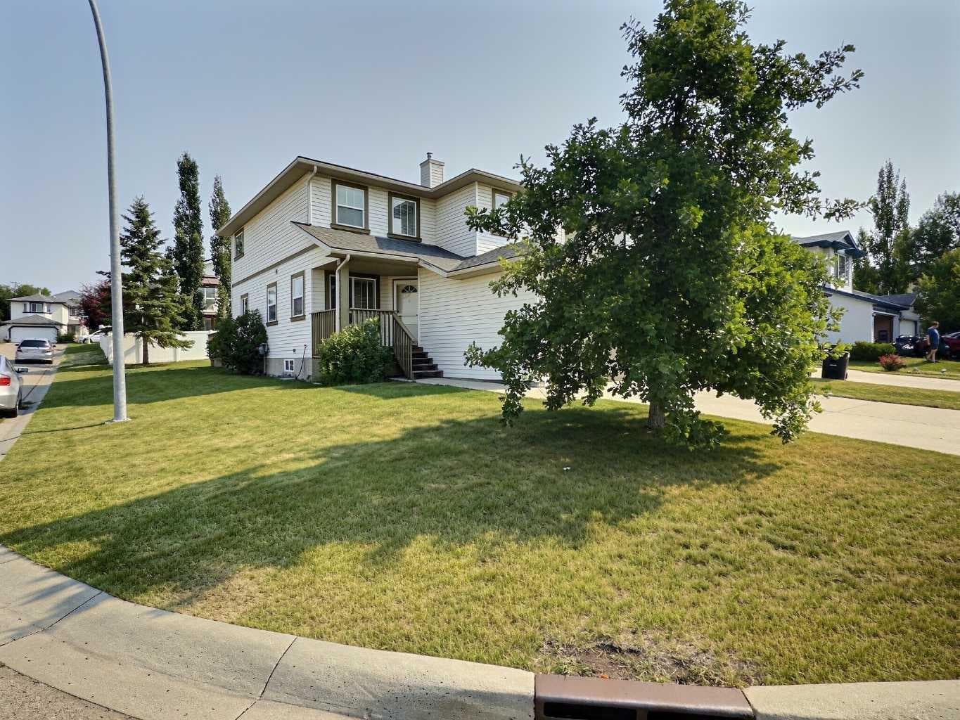 185 Tuscarora Close NW