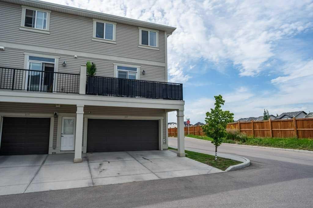 157 South Point Court SW