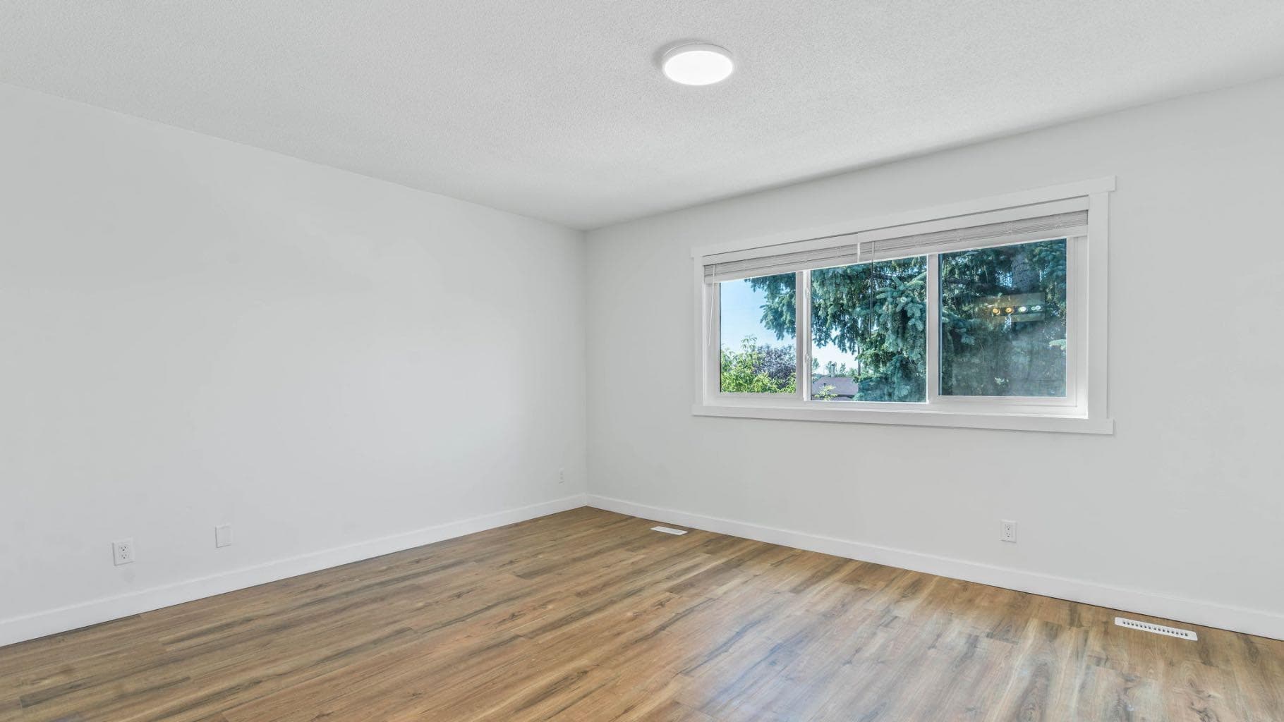 15 Taraglen Court NE
