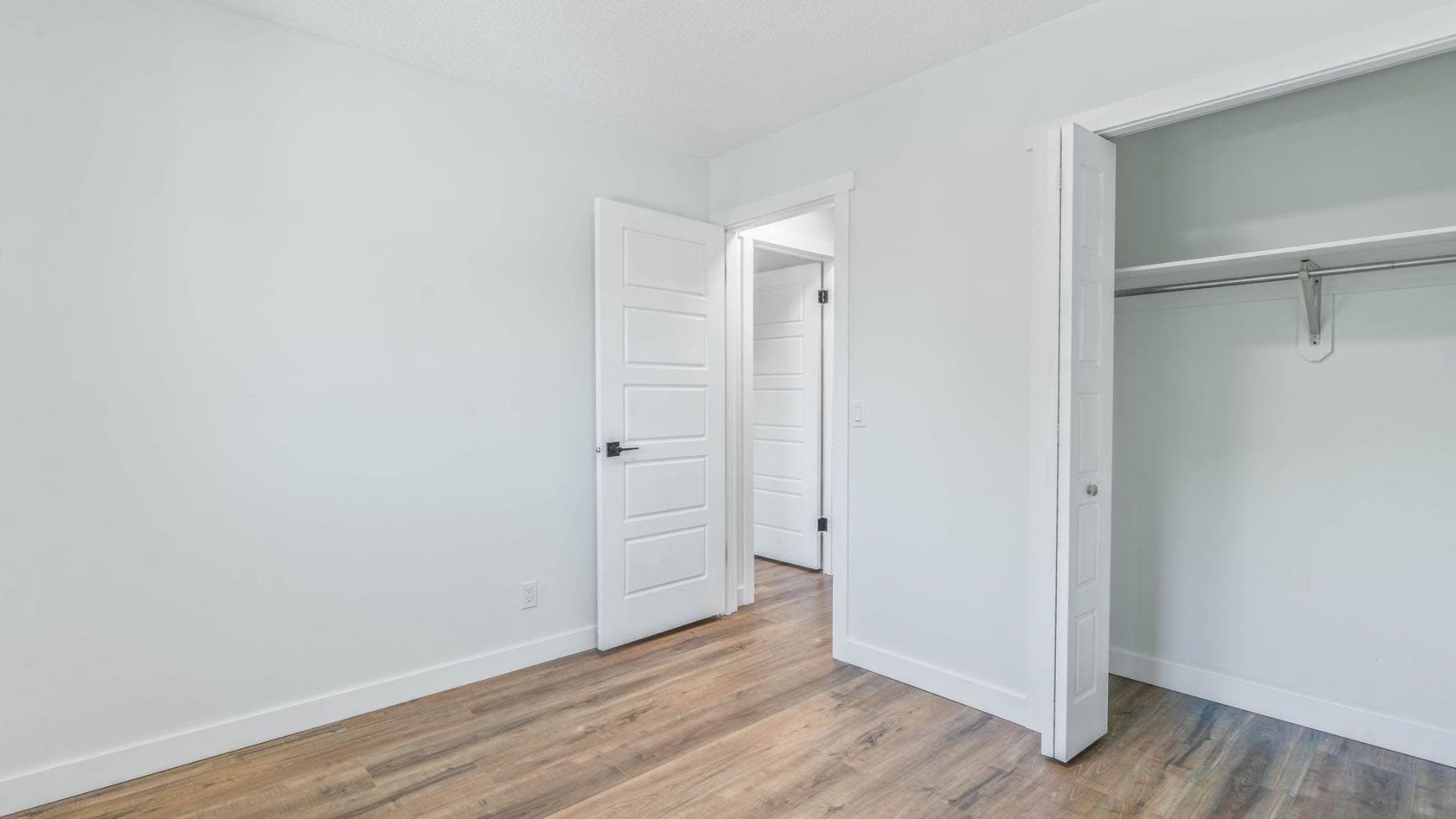 15 Taraglen Court NE