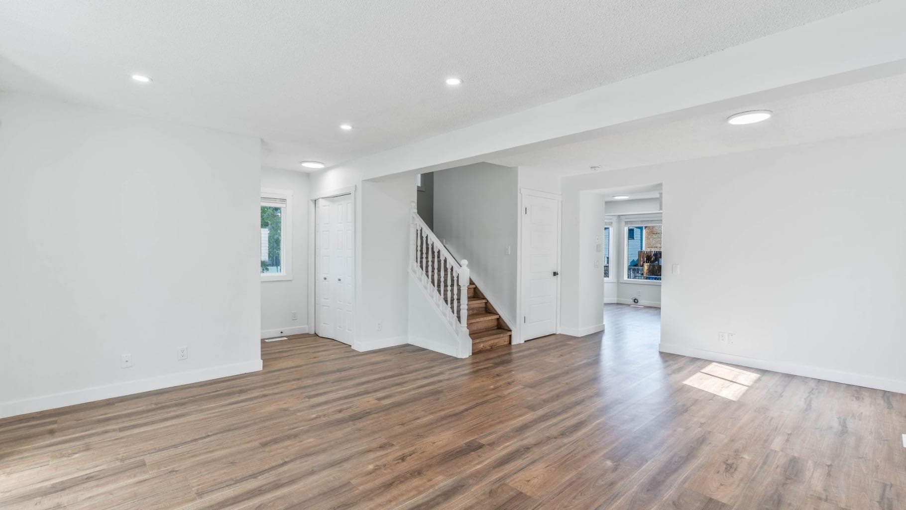 15 Taraglen Court NE