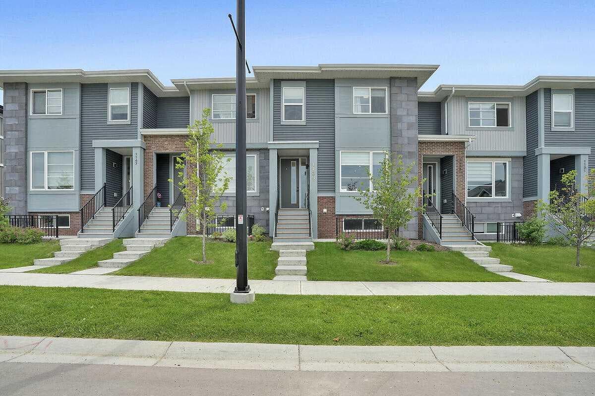 1139 Lanark Boulevard SE