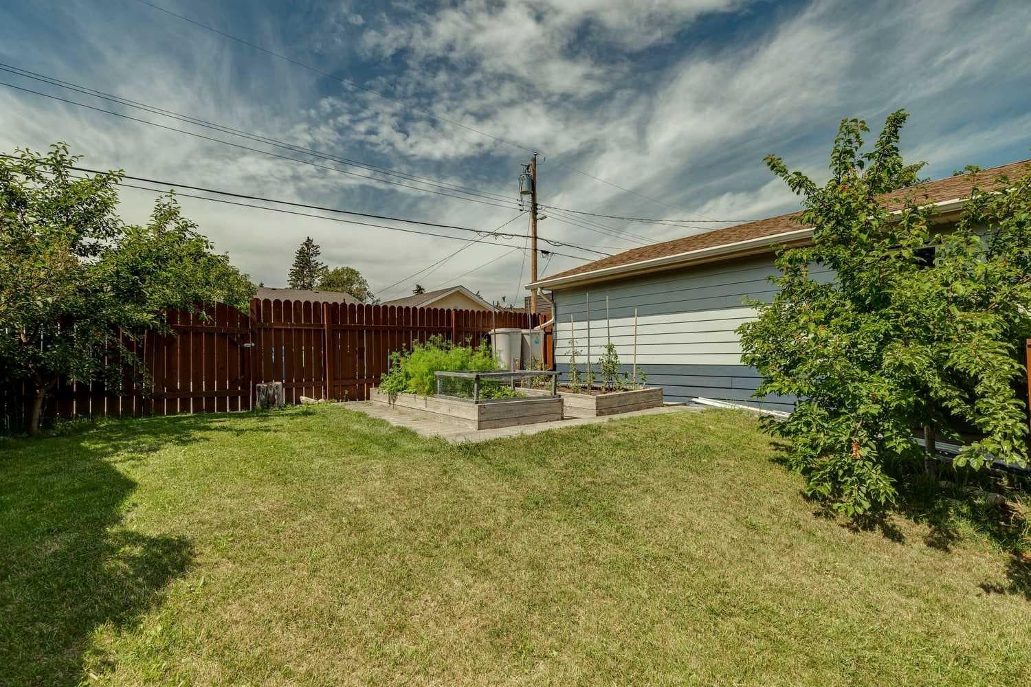 241 Allan Crescent SE