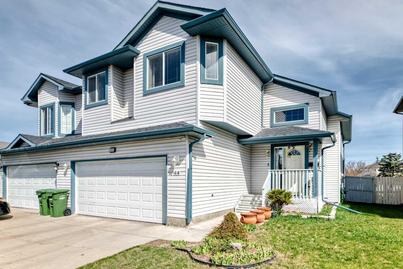 44 Canoe Square SW