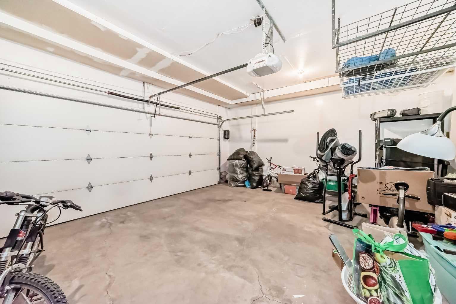 44 Canoe Square SW