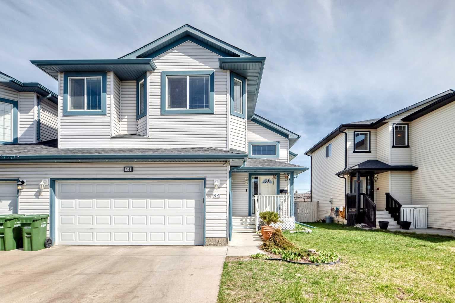 44 Canoe Square SW