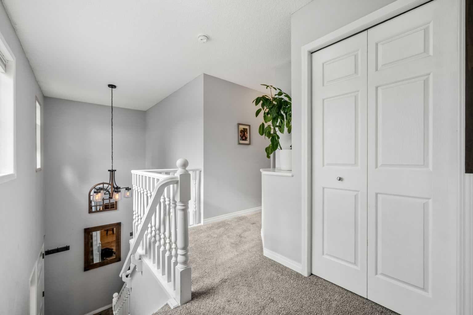 163 West Lakeview Passage 