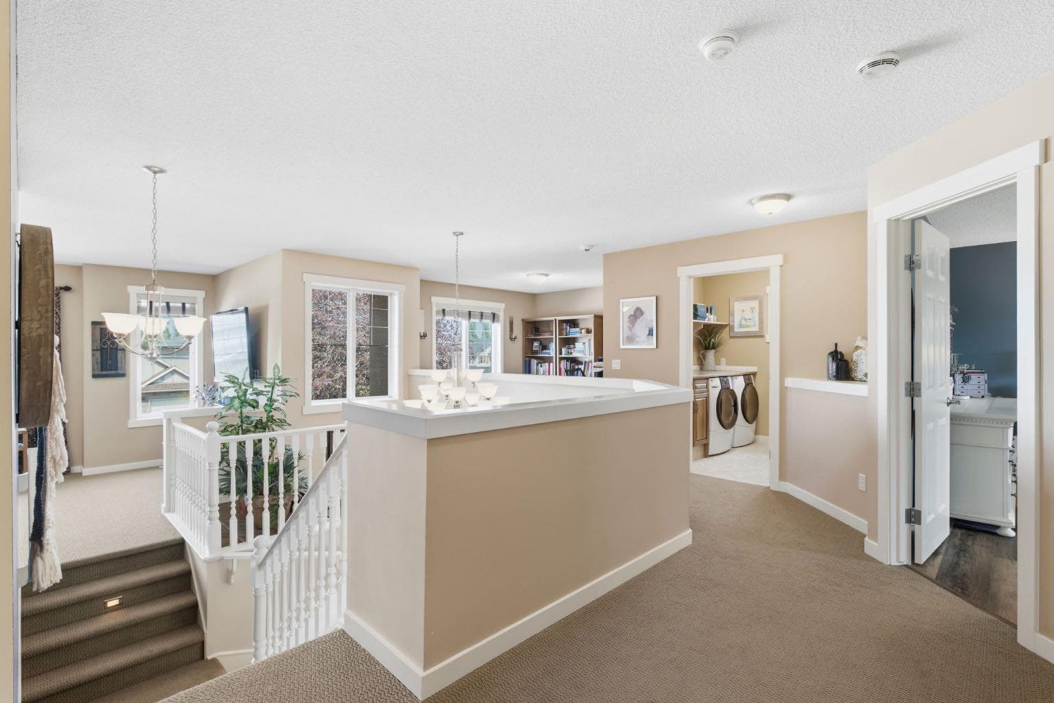 31 Chapala Close SE
