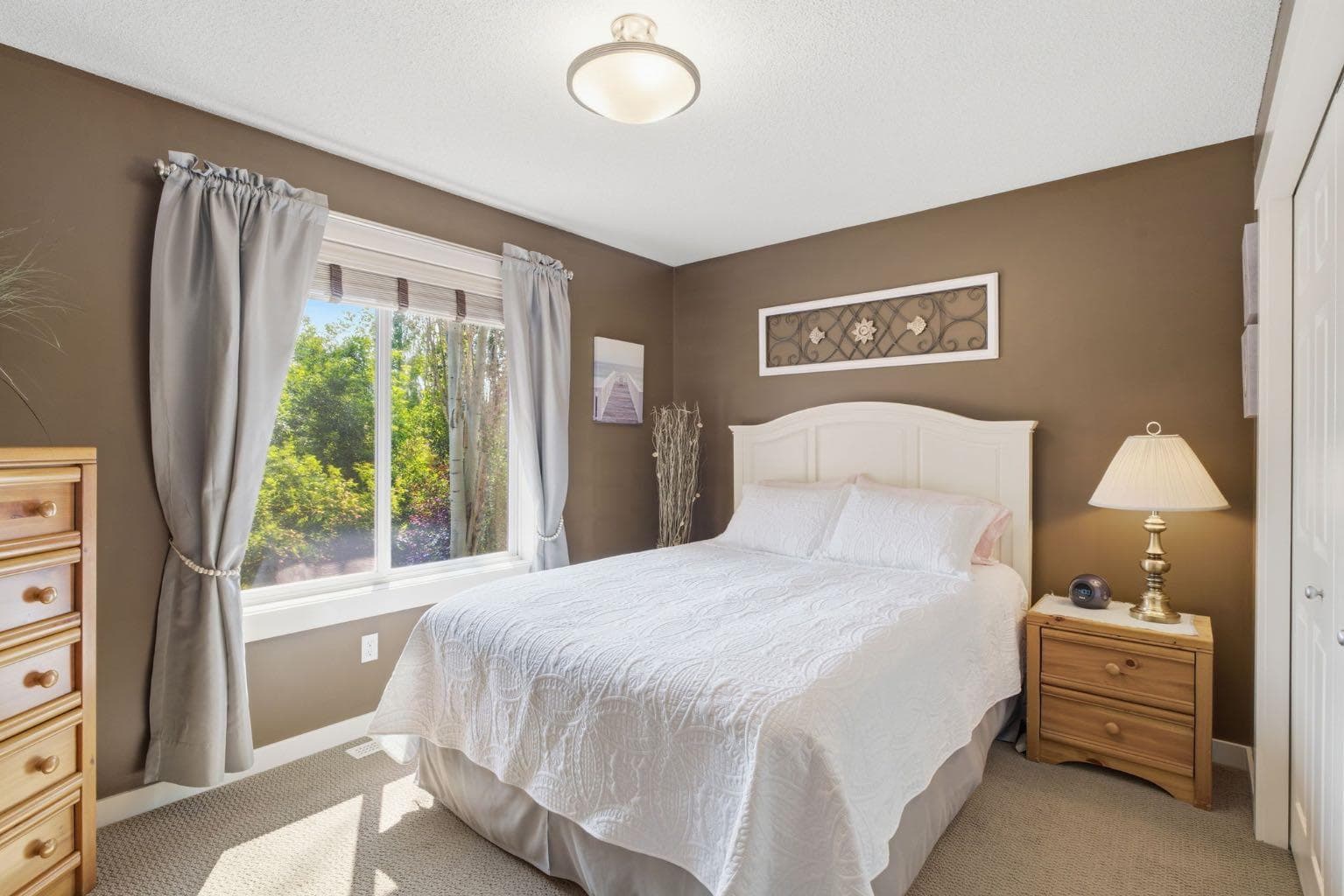 31 Chapala Close SE