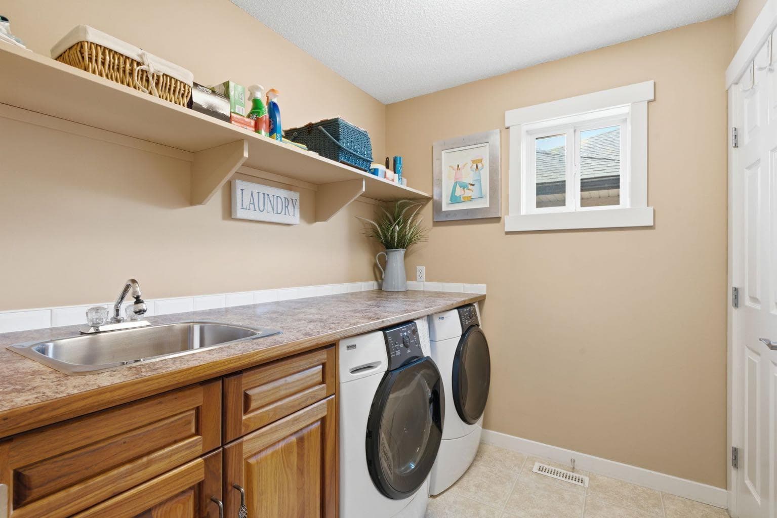 31 Chapala Close SE