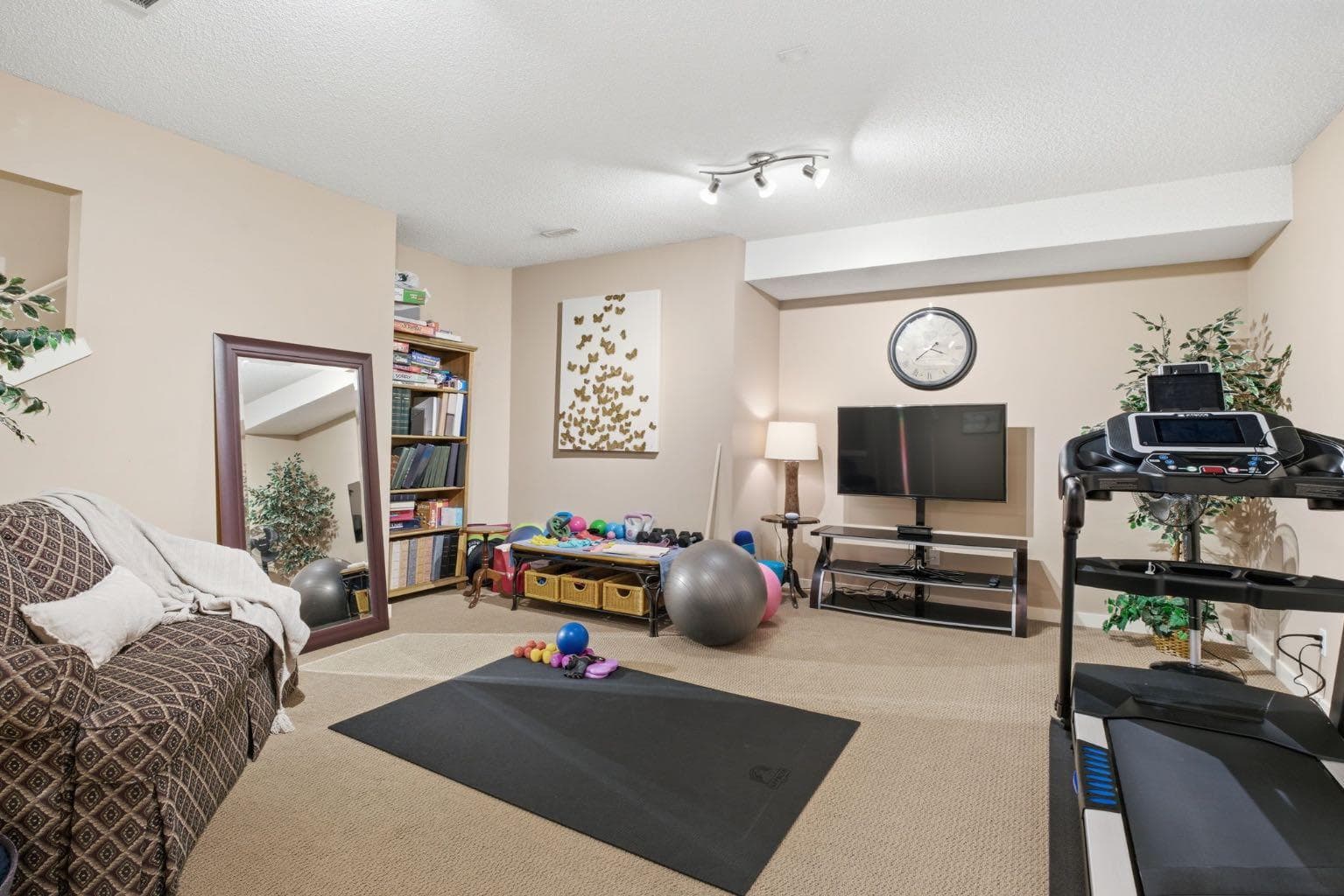 31 Chapala Close SE