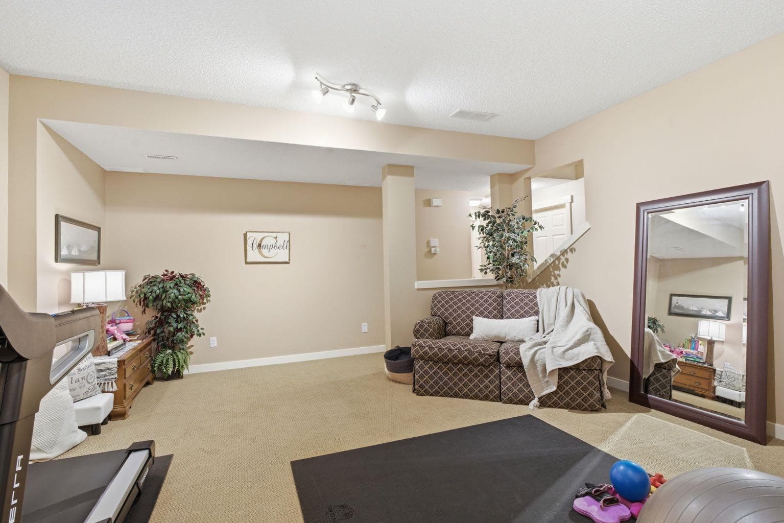 31 Chapala Close SE
